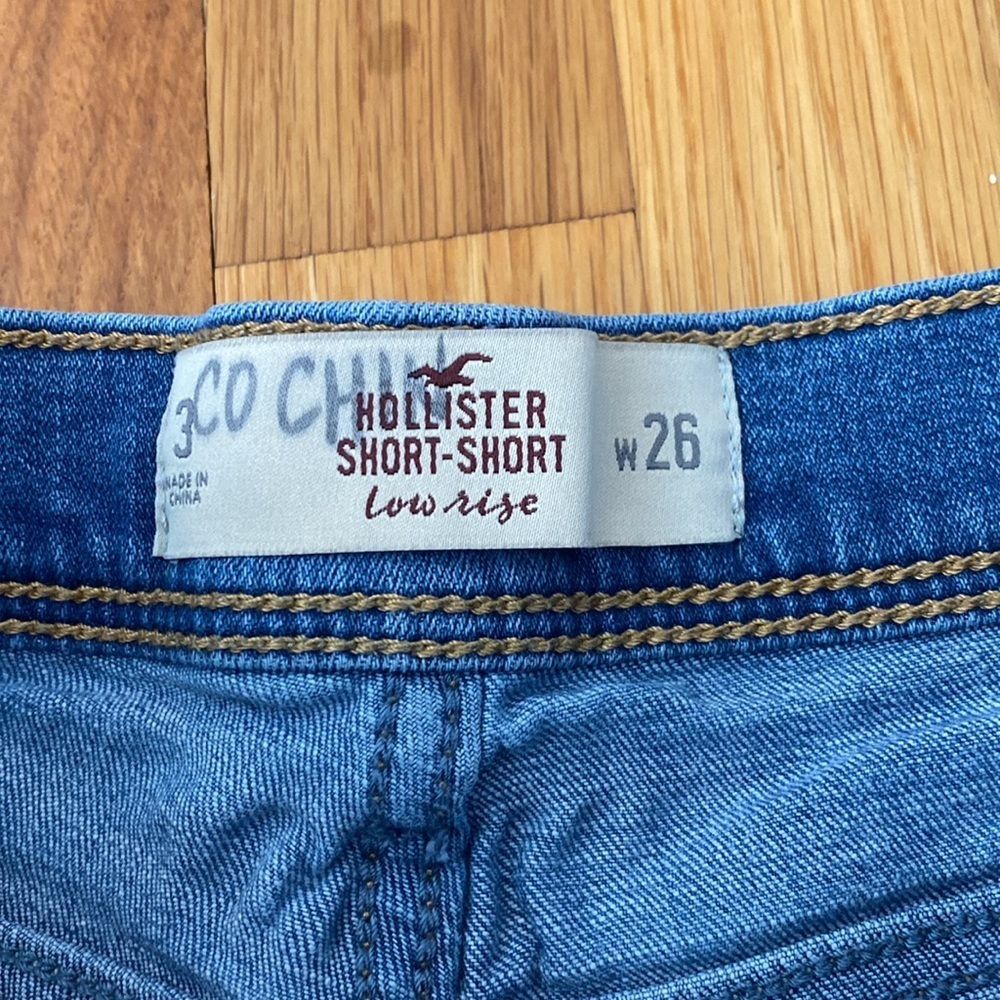 Hollister Women’s Blue Distressed Denim Shorts Size 26 - Picture 5 of 7
